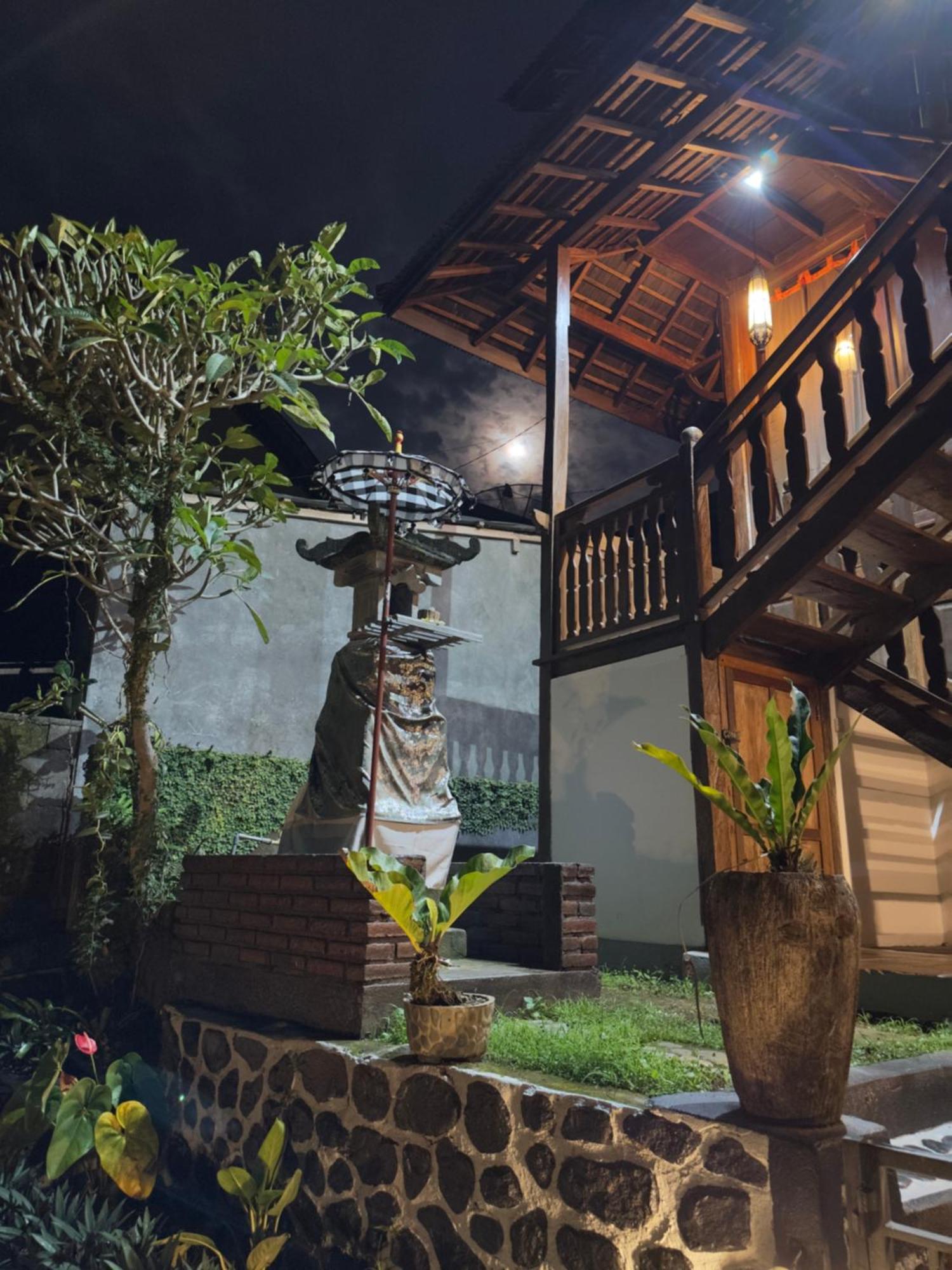 Munduk Tjeraki House Vendégház Kültér fotó